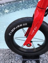 Біговел (велобіг) 12'' LANQ WLN1255 червоно-білий